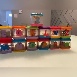 Fisher price Peek-a-Blocks